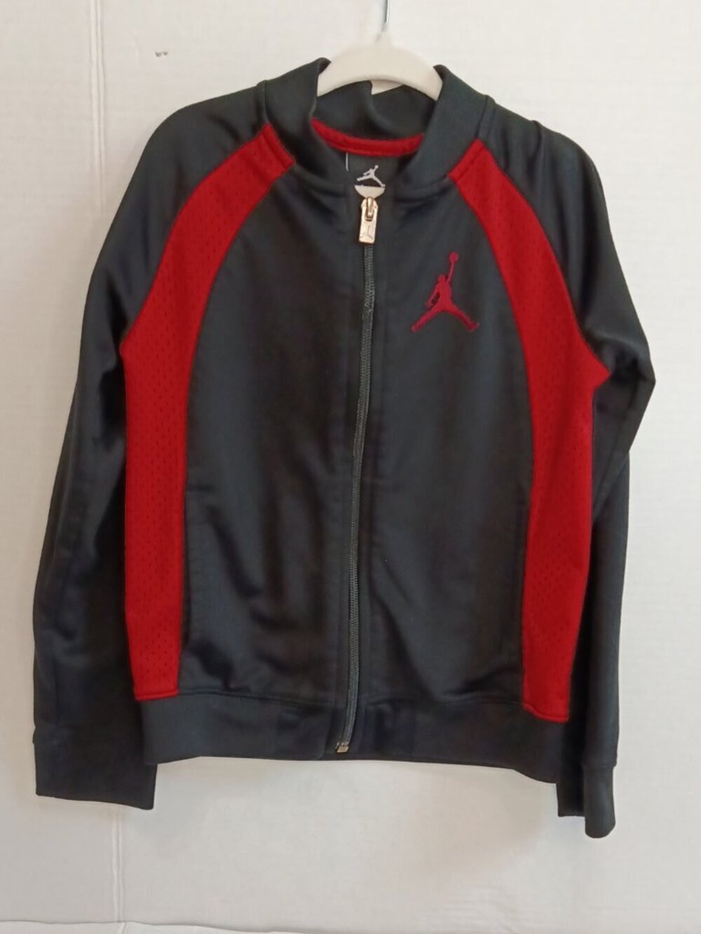 Jordan Boys Black Red Full Zip Track Jacket Size 4/5T
